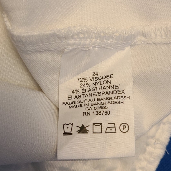 ππHOST PICKπ 3 for $30 π White Capri Pants - Size 24 - Picture 6 of 6